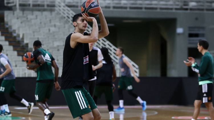 &Pi;&rho;&epsilon;&mu;&iota;έ&rho;&alpha; &mu;&epsilon; &nu;ί&kappa;&eta; &gamma;&iota;&alpha; &tau;&omicron;&nu; &Pi;&alpha;&nu;&alpha;&theta;&eta;&nu;&alpha;ϊ&kappa;ό &sigma;&tau;&omicron; &Pi;&alpha;&nu;&epsilon;&lambda;&lambda;ή&nu;&iota;&omicron; &Pi;&rho;&omega;&tau;ά&theta;&lambda;&eta;&mu;&alpha; &Epsilon;&phi;ή&beta;&omega;&nu; (vid)
