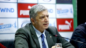 &Pi;&alpha;&tau;&omicron;ύ&lambda;&eta;&sigmaf;: &laquo;&Omicron;&iota; &mu;&epsilon;&gamma;ά&lambda;&epsilon;&sigmaf; &omicron;&mu;ά&delta;&epsilon;&sigmaf; &theta;&alpha; &pi;&rho;έ&pi;&epsilon;&iota; &nu;&alpha; έ&chi;&omicron;&upsilon;&nu; &gamma;ή&pi;&epsilon;&delta;&omicron;&raquo;