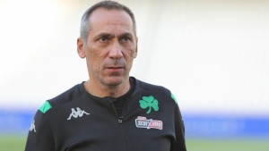 &Delta;ώ&nu;&eta;&sigmaf;: &laquo;&Theta;&alpha; &mu;&pi;&omicron;ύ&mu;&epsilon; &sigma;&tau;&omicron; &gamma;ή&pi;&epsilon;&delta;&omicron; &sigma;&epsilon;&beta;ό&mu;&epsilon;&nu;&omicron;&iota; &tau;&eta;&nu; &iota;&sigma;&tau;&omicron;&rho;ί&alpha; &tau;&eta;&sigmaf; &omicron;&mu;ά&delta;&alpha;&sigmaf; &mu;&alpha;&sigmaf;&raquo;