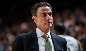 &Pi;&iota;&tau;ί&nu;&omicron;: &laquo;&Delta;&epsilon;&nu; &kappa;&epsilon;&rho;&delta;ί&zeta;&epsilon;&iota;&sigmaf; &pi;&rho;&omega;&tau;&alpha;&theta;&lambda;ή&mu;&alpha;&tau;&alpha; &mu;&epsilon; &tau;&eta;&nu; &epsilon;&pi;ί&theta;&epsilon;&sigma;&eta;&raquo;