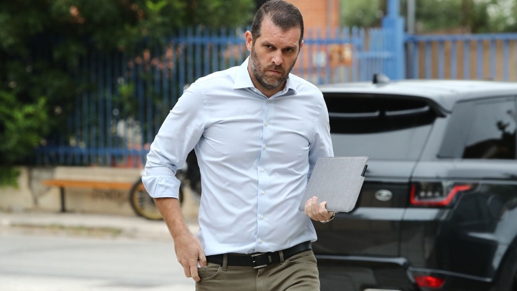 &Omicron; &Pi;&alpha;&nu;&alpha;&theta;&eta;&nu;&alpha;ϊ&kappa;ό&sigmaf; &kappa;ά&nu;&epsilon;&iota; έ&phi;&epsilon;&sigma;&eta; &kappa;&alpha;&tau;ά &tau;&eta;&sigmaf; &alpha;&pi;ό&rho;&rho;&iota;&psi;&eta;&sigmaf; &tau;&eta;&sigmaf; &kappa;ύ&rho;&iota;&alpha;&sigmaf; &pi;&alpha;&rho;έ&mu;&beta;&alpha;&sigma;&eta;&sigmaf;