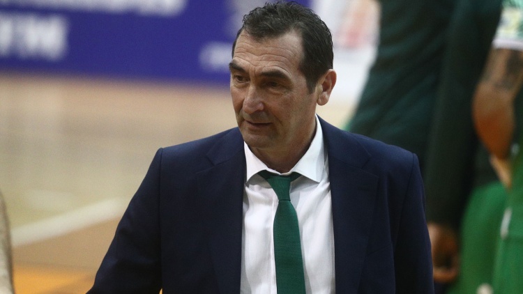 &Alpha;&nu;&delta;&rho;&epsilon;ό&pi;&omicron;&upsilon;&lambda;&omicron;&sigmaf;: &laquo;&Mu;ό&nu;&omicron; &theta;&epsilon;&tau;&iota;&kappa;ά &alpha;&phi;ή&nu;&epsilon;&iota; &tau;&omicron; &mu;&alpha;&tau;&sigmaf; - &Alpha;&gamma;&kappa;&omicron;&mu;&alpha;&chi;ά&mu;&epsilon; &sigma;&tau;&eta;&nu; &pi;&rho;&omicron;&pi;ό&nu;&eta;&sigma;&eta;&raquo;