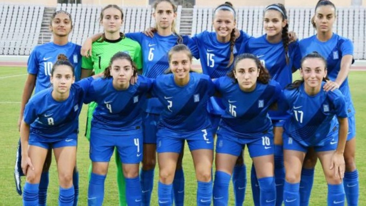 &Mu;&epsilon; &laquo;&pi;&rho;ά&sigma;&iota;&nu;&eta;&raquo; &pi;&alpha;&rho;&omicron;&upsilon;&sigma;ί&alpha; &sigma;&tau;&eta;&nu; &Pi;ά&tau;&rho;&alpha;
