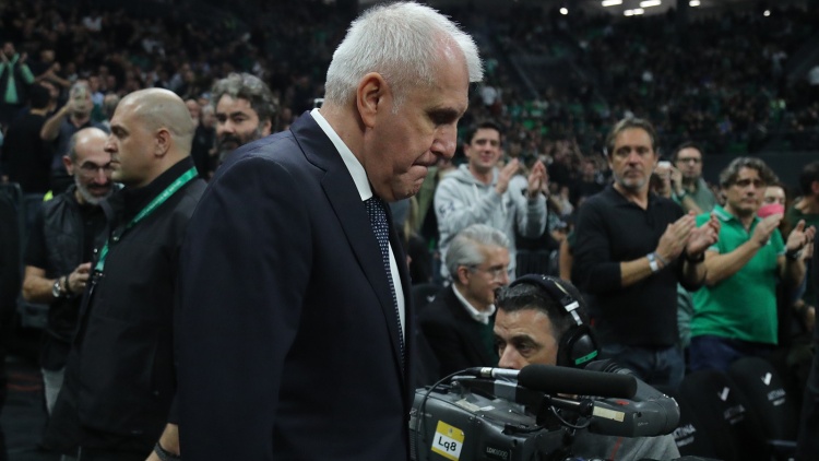 &Mu;&Mu;&Epsilon; &Sigma;&epsilon;&rho;&beta;ί&alpha;&sigmaf;: &laquo;&Upsilon;&pi;έ&gamma;&rho;&alpha;&psi;&epsilon; &tau;&rho;&iota;&epsilon;&tau;έ&sigmaf; &sigma;&upsilon;&mu;&beta;ό&lambda;&alpha;&iota;&omicron; &sigma;&tau;&omicron;&nu; &Pi;&alpha;&nu;&alpha;&theta;&eta;&nu;&alpha;ϊ&kappa;ό &omicron; &Omicron;&mu;&pi;&rho;ά&nu;&tau;&omicron;&beta;&iota;&tau;&sigmaf;&raquo;