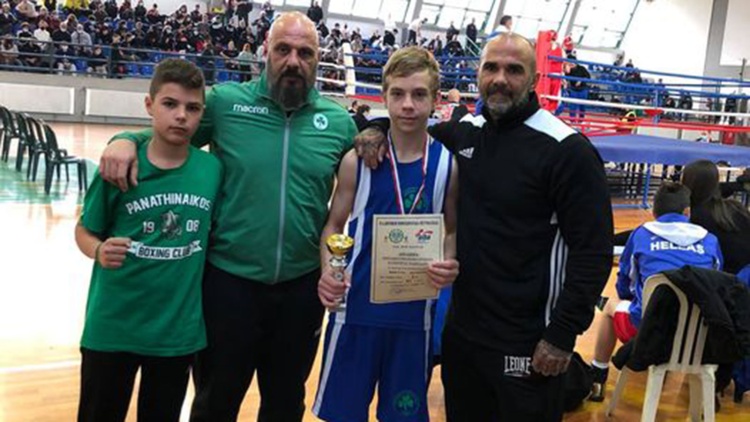 &laquo;&Tau;&rho;&iota;&phi;&upsilon;&lambda;&lambda;&omicron;&phi;ό&rho;&omicron;&sigmaf;&raquo; &pi;&rho;&omega;&tau;&alpha;&theta;&lambda;&eta;&tau;ή&sigmaf; &Epsilon;&lambda;&lambda;ά&delta;&alpha;&sigmaf; &sigma;&tau;&eta;&nu; &pi;&upsilon;&gamma;&mu;&alpha;&chi;ί&alpha;
