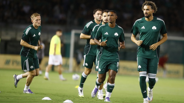 IFFHS Ranking: &Omicron; &Pi;&alpha;&nu;&alpha;&theta;&eta;&nu;&alpha;ϊ&kappa;ό&sigmaf; &pi;&alpha;&rho;&alpha;&mu;έ&nu;&epsilon;&iota; &sigma;&tau;&eta;&nu; &pi;&alpha;&gamma;&kappa;ό&sigma;&mu;&iota;&alpha; 100ά&delta;&alpha; &ndash; &Sigma;&tau;&eta;&nu; 93&eta; &theta;έ&sigma;&eta; &mu;&epsilon; 161,5 &beta;&alpha;&theta;&mu;&omicron;ύ&sigmaf;