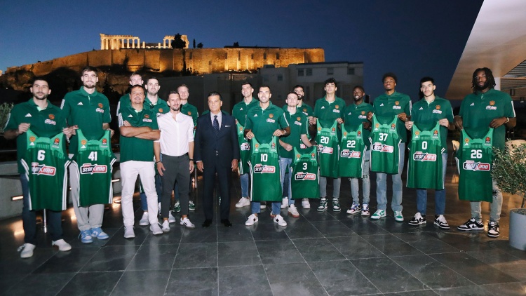 &Mu;&epsilon; &tau;&omicron;&nu; &iota;&epsilon;&rho;ό &beta;&rho;ά&chi;&omicron; &tau;&eta;&sigmaf; &Alpha;&kappa;&rho;ό&pi;&omicron;&lambda;&eta;&sigmaf; &omicron;&iota; &phi;&alpha;&nu;έ&lambda;&epsilon;&sigmaf; &tau;&omicron;&upsilon; &nu;έ&omicron;&upsilon; &Pi;&alpha;&nu;&alpha;&theta;&eta;&nu;&alpha;ϊ&kappa;&omicron;ύ (vid)