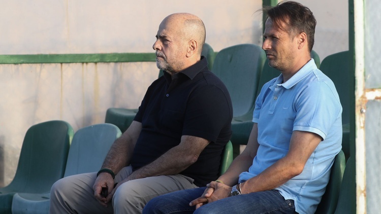 &Alpha;&lambda;&alpha;&phi;&omicron;ύ&zeta;&omicron;&sigmaf;: &laquo;&Upsilon;&pi;ά&rho;&chi;&epsilon;&iota; &delta;&iota;&alpha;&phi;&theta;&omicron;&rho;ά &sigma;&tau;&omicron; &epsilon;&lambda;&lambda;&eta;&nu;&iota;&kappa;ό &pi;&omicron;&delta;ό&sigma;&phi;&alpha;&iota;&rho;&omicron;, &eta; &Epsilon;&Pi;&Omicron; &delta;&epsilon;&nu; έ&chi;&epsilon;&iota; &kappa;ά&nu;&epsilon;&iota; &tau;ί&pi;&omicron;&tau;&alpha;&raquo;