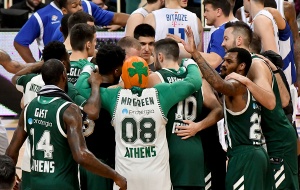 &Omicron; &laquo;&delta;&rho;ό&mu;&omicron;&sigmaf;&raquo; &tau;&omicron;&upsilon; &Pi;&alpha;&nu;&alpha;&theta;&eta;&nu;&alpha;ϊ&kappa;&omicron;ύ &pi;&rho;&omicron;&sigmaf; &tau;&alpha; &pi;&lambda;έ&iota; &omicron;&phi; (vid)