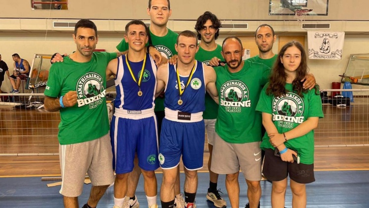 &Tau;&rho;ί&alpha; &sigma;&tau;&alpha; &tau;&rho;ί&alpha; &gamma;&iota;&alpha; &tau;&iota;&sigmaf; &laquo;&pi;&rho;ά&sigma;&iota;&nu;&epsilon;&sigmaf;&raquo; &gamma;&rho;&omicron;&theta;&iota;έ&sigmaf;!
