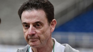 &Pi;&iota;&tau;ί&nu;&omicron;: &laquo;&Nu;&alpha; έ&chi;&omicron;&upsilon;&mu;&epsilon; &pi;ά&theta;&omicron;&sigmaf;, &theta;&alpha; &pi;&alpha;ί&xi;&epsilon;&iota; &omicron; &Rho;ά&omicron;&upsilon;&tau;&iota;&nu;&sigmaf;&raquo;