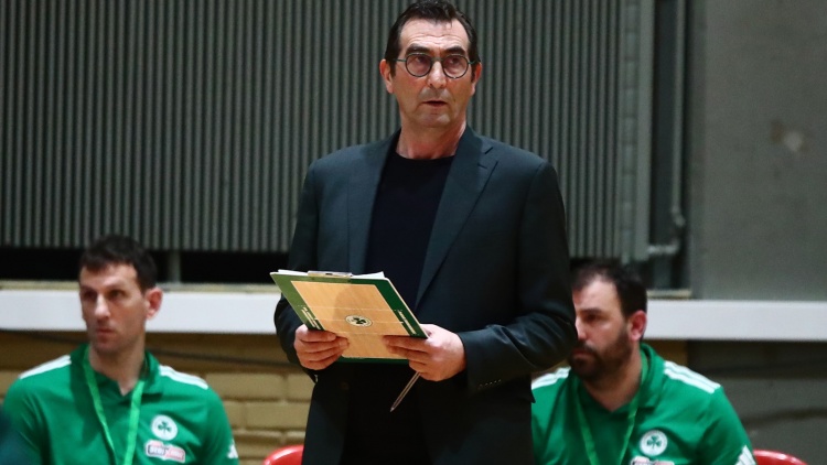 &Delta;. &Alpha;&nu;&delta;&rho;&epsilon;ό&pi;&omicron;&upsilon;&lambda;&omicron;&sigmaf;: &laquo;&Lambda;ί&gamma;&alpha; &lambda;ό&gamma;&iota;&alpha; &kappa;&alpha;&iota; &pi;&alpha;&iota;&chi;&nu;ί&delta;&iota; &mu;&epsilon; &pi;&alpha;&iota;&chi;&nu;ί&delta;&iota;&raquo;