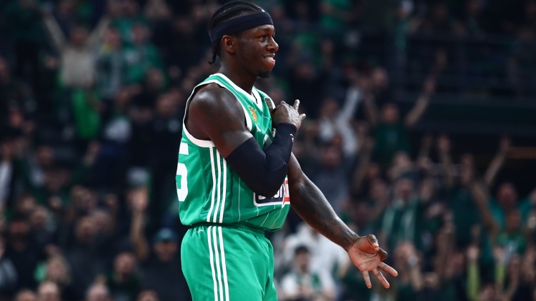&Nu;&alpha;&nu;: &laquo;Έ&pi;&rho;&epsilon;&pi;&epsilon; &nu;&alpha; έ&chi;&omega; &pi;&epsilon;&rho;&iota;&sigma;&sigma;ό&tau;&epsilon;&rho;&alpha; &beta;&rho;&alpha;&beta;&epsilon;ί&alpha; MVP&raquo; (vid)