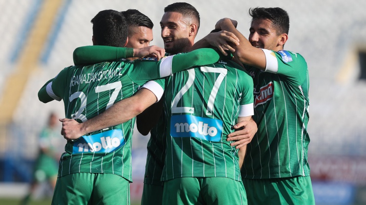 &laquo;&Mu;&iota;&sigma;ό&sigmaf;&raquo; &kappa;ό&nu;&tau;&rho;&alpha; &sigma;&tau;&eta;&nu; &Alpha;&Epsilon;&Lambda; &omicron; &Pi;&alpha;&nu;&alpha;&theta;&eta;&nu;&alpha;ϊ&kappa;ό&sigmaf;