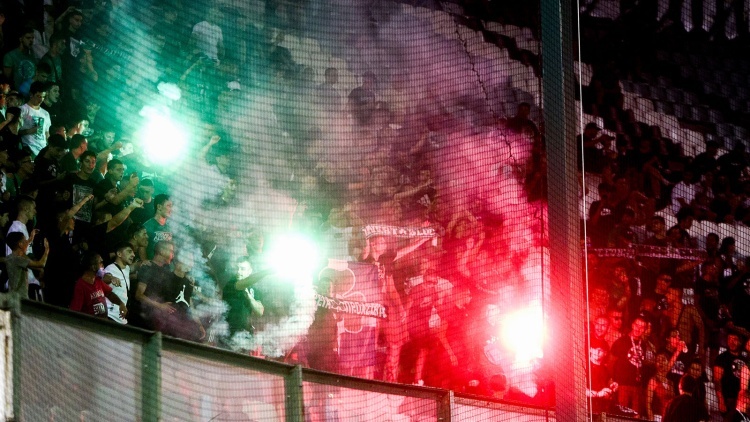 Sold out &eta; &Lambda;&epsilon;&omega;&phi;ό&rho;&omicron;&sigmaf; &sigma;&tau;&omicron; &nu;&tau;έ&rho;&mu;&pi;&iota; &mu;&epsilon; &tau;&eta;&nu; &Alpha;&Epsilon;&Kappa;!