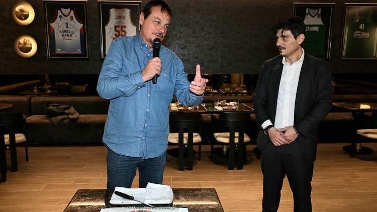Ά&tau;&alpha;&mu;&alpha;&nu;: &laquo;&Mu;&pi;ό&nu;&omicron;&upsilon;&sigmaf; &tau;&omicron; &Kappa;ύ&pi;&epsilon;&lambda;&lambda;&omicron; - &Sigma;&tau;ό&chi;&omicron;&sigmaf; &eta; Euroleague &kappa;&alpha;&iota; &mu;&epsilon;&tau;ά &tau;&omicron; &pi;&rho;&omega;&tau;ά&theta;&lambda;&eta;&mu;&alpha; &theta;&alpha; &epsilon;ί&nu;&alpha;&iota; &pi;&iota;&omicron; &epsilon;ύ&kappa;&omicron;&lambda;&omicron;&raquo;