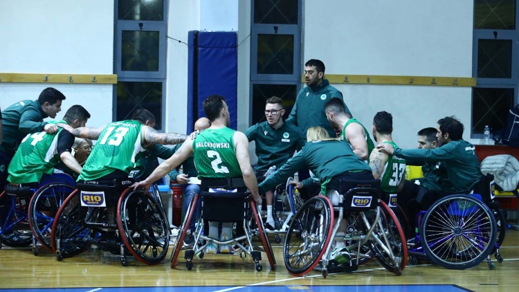 &Epsilon;ύ&kappa;&omicron;&lambda;&alpha; &tau;&eta; &Delta;&omega;&delta;&epsilon;&kappa;ά&nu;&eta;&sigma;&omicron; &omicron; &alpha;ή&tau;&tau;&eta;&tau;&omicron;&sigmaf; &Pi;&alpha;&nu;&alpha;&theta;&eta;&nu;&alpha;ϊ&kappa;ό&sigmaf; (vid)