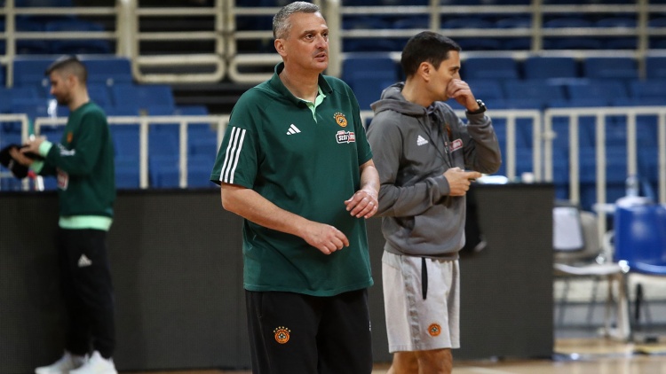 &Rho;ά&nu;&tau;&omicron;&nu;&iota;&tau;&sigmaf;: &laquo;&Mu;&epsilon; &tau;&eta; &Mu;&alpha;&kappa;ά&mu;&pi;&iota; &pi;&rho;έ&pi;&epsilon;&iota; &nu;&alpha; &kappa;ά&nu;&omicron;&upsilon;&mu;&epsilon; &tau;&alpha; &pi;ά&nu;&tau;&alpha; &gamma;&iota;&alpha; 40 &lambda;&epsilon;&pi;&tau;ά&raquo;