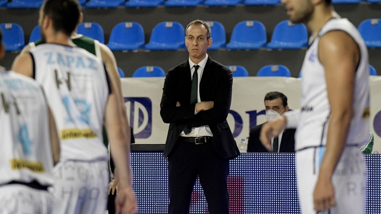 &Kappa;ά&tau;&alpha;&sigmaf;: &laquo;&Epsilon;ί&mu;&alpha;&iota; &iota;&kappa;&alpha;&nu;&omicron;&pi;&omicron;&iota;&eta;&mu;έ&nu;&omicron;&sigmaf;&raquo;