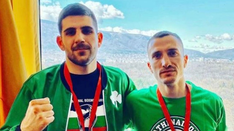 &Sigma;&upsilon;&mu;&mu;&epsilon;&tau;&epsilon;ί&chi;&epsilon; &sigma;&tau;&omicron; &Kappa;ύ&pi;&epsilon;&lambda;&lambda;&omicron; &Sigma;&tau;&rho;ά&tau;&zeta;&alpha; &omicron; &Pi;&alpha;&nu;&alpha;&theta;&eta;&nu;&alpha;ϊ&kappa;ό&sigmaf;
