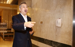 &laquo;&Omicron; &Pi;&iota;&epsilon;&mu;&pi;&omicron;&nu;&gamma;&kappa;&sigma;ά&nu;&tau; &delta;&epsilon;&nu; έ&chi;&epsilon;&iota; &kappa;ά&nu;&epsilon;&iota; &tau;ί&pi;&omicron;&tau;&alpha;&raquo;