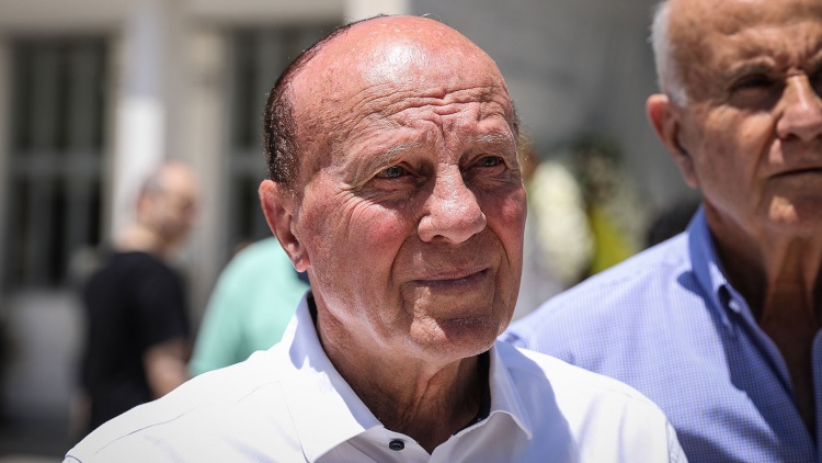 &Delta;&omicron;&mu;ά&zeta;&omicron;&sigmaf;: &laquo;&Lambda;ά&theta;&omicron;&sigmaf; &pi;&omicron;&upsilon; &delta;&epsilon;&nu; έ&pi;&alpha;&iota;&zeta;&epsilon; &omicron; &Mu;&alpha;&kappa;έ&nu;&tau;&alpha; - &Mu;ί&kappa;&rho;&upsilon;&nu;&epsilon; &eta; &Lambda;&epsilon;&omega;&phi;ό&rho;&omicron;&sigmaf; &gamma;&iota;&alpha; &tau;&omicron;&nu; &Pi;&alpha;&nu;&alpha;&theta;&eta;&nu;&alpha;ϊ&kappa;ό&raquo;