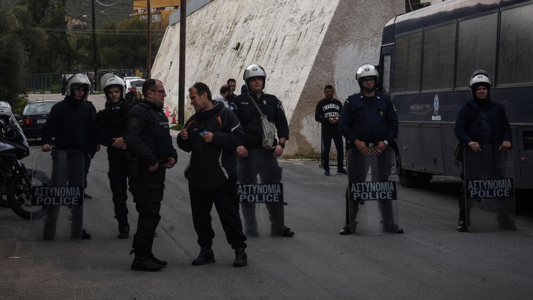 &laquo;&Pi;&epsilon;&delta;ί&omicron; &mu;ά&chi;&eta;&sigmaf;&raquo; &tau;&omicron; &kappa;&lambda;&epsilon;&iota;&sigma;&tau;ό &tau;&omicron;&upsilon; &Rho;έ&nu;&tau;&eta;!