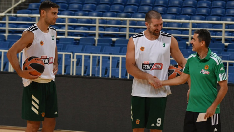 Έ&kappa;&lambda;&epsilon;&iota;&sigma;&epsilon; &phi;&iota;&lambda;&iota;&kappa;ό &mu;&epsilon; &tau;&omicron;&nu; &Alpha;&pi;ό&lambda;&lambda;&omega;&nu;&alpha; &Pi;ά&tau;&rho;&alpha;&sigmaf; &omicron; &Pi;&alpha;&nu;&alpha;&theta;&eta;&nu;&alpha;ϊ&kappa;ό&sigmaf;