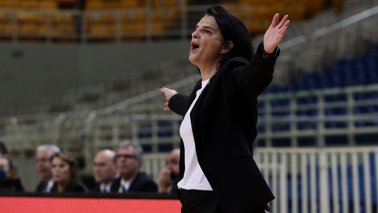 &Kappa;&alpha;&pi;&omicron;&gamma;&iota;ά&nu;&nu;&eta;: &laquo;&Delta;&epsilon;&nu; &epsilon;ί&mu;&alpha;&sigma;&tau;&alpha;&nu; &pi;&nu;&epsilon;&upsilon;&mu;&alpha;&tau;&iota;&kappa;ά έ&tau;&omicron;&iota;&mu;&epsilon;&sigmaf;&raquo;