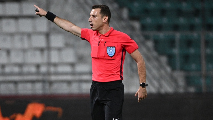 O &Beta;&epsilon;&rho;&gamma;έ&tau;&eta;&sigmaf; &sigma;&phi;&upsilon;&rho;ί&zeta;&epsilon;&iota; &tau;&omicron; &Pi;&alpha;&nu;&alpha;&iota;&tau;&omega;&lambda;&iota;&kappa;ό&sigmaf; - &Pi;&alpha;&nu;&alpha;&theta;&eta;&nu;&alpha;ϊ&kappa;ό&sigmaf;