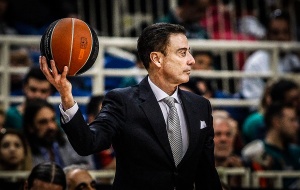 &Pi;&iota;&tau;ί&nu;&omicron;: &laquo;&Sigma;ή&mu;&epsilon;&rho;&alpha; &beta;&epsilon;&lambda;&tau;&iota;&omega;&theta;ή&kappa;&alpha;&mu;&epsilon; &pi;&omicron;&lambda;ύ&raquo;