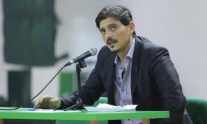 &Sigma;&tau;&omicron;&nu; &Delta;&eta;&mu;ή&tau;&rho;&eta; &Gamma;&iota;&alpha;&nu;&nu;&alpha;&kappa;ό&pi;&omicron;&upsilon;&lambda;&omicron; &omicron; &Epsilon;&rho;&alpha;&sigma;&iota;&tau;έ&chi;&nu;&eta;&sigmaf; &Pi;&alpha;&nu;&alpha;&theta;&eta;&nu;&alpha;ϊ&kappa;ό&sigmaf;