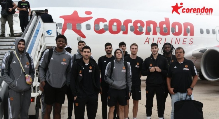 &Eta; &Kappa;&Alpha;&Epsilon; &Pi;&alpha;&nu;&alpha;&theta;&eta;&nu;&alpha;ϊ&kappa;ό&sigmaf; &laquo;&pi;&epsilon;&tau;ά&epsilon;&iota;&raquo; &mu;&epsilon; &tau;&eta;&nu; Corendon Airlines