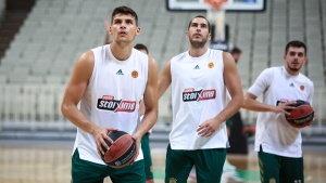 Έ&rho;&chi;&omicron;&nu;&tau;&alpha;&iota; &omicron;&iota; &Tau;&zeta;ά&kappa;&sigma;&omicron;&nu; &kappa;&alpha;&iota; Ό&gamma;&kappa;&alpha;&sigma;&tau;, &pi;&rho;ώ&tau;&omicron; &phi;&iota;&lambda;&iota;&kappa;ό &tau;&omicron; &Sigma;ά&beta;&beta;&alpha;&tau;&omicron; (29/8)