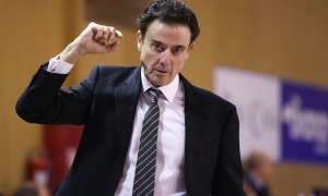 &Pi;&iota;&tau;ί&nu;&omicron;: &laquo;&Kappa;ά&nu;&alpha;&mu;&epsilon; &alpha;&lambda;&lambda;&alpha;&gamma;έ&sigmaf; &gamma;&iota;&alpha; &tau;&alpha; &rho;&iota;&mu;&pi;ά&omicron;&upsilon;&nu;&tau;, &alpha;&nu;&eta;&sigma;&upsilon;&chi;ώ ό&tau;&iota; &theta;&alpha; &phi;ά&epsilon;&iota; &pi;&omicron;&lambda;ύ &omicron; Ί&alpha;&nu;&raquo; (vid)