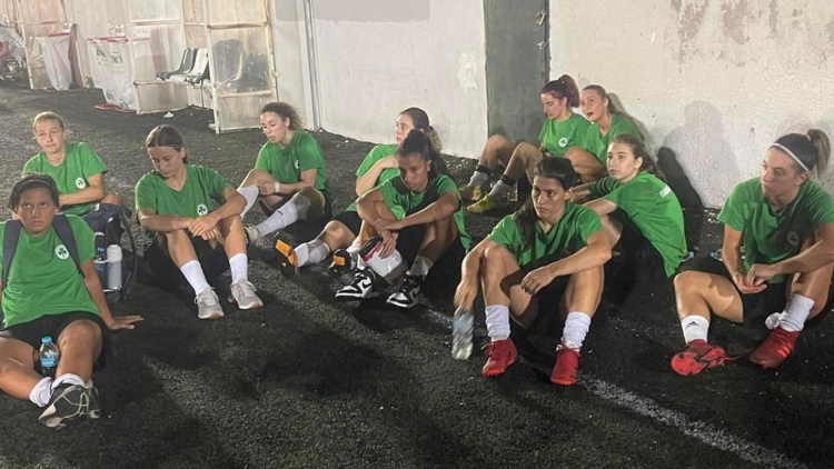 &Sigma;&upsilon;&nu;έ&chi;&iota;&sigma;&alpha;&nu; &mu;&epsilon; &nu;ί&kappa;&eta; &tau;&alpha; &phi;&iota;&lambda;&iota;&kappa;ά &tau;&alpha; &kappa;&omicron;&rho;ί&tau;&sigma;&iota;&alpha; &tau;&omicron;&upsilon; &Pi;&alpha;&nu;&alpha;&theta;&eta;&nu;&alpha;ϊ&kappa;&omicron;ύ
