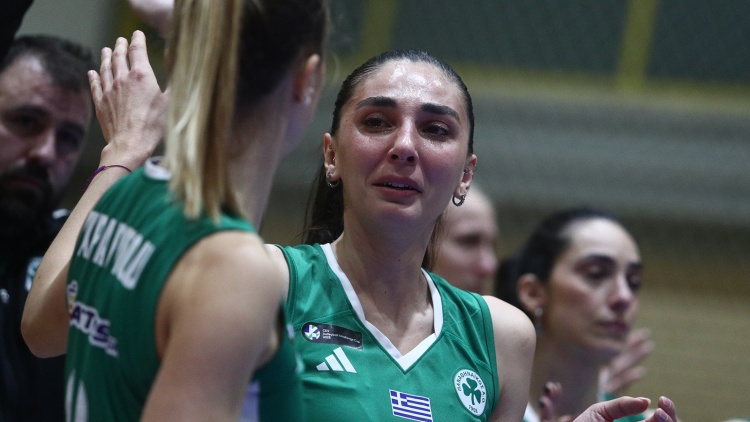 &Pi;&alpha;&nu;&alpha;&theta;&eta;&nu;&alpha;ϊ&kappa;ό&sigmaf; &sigma;&epsilon; &Mu;&epsilon;&tau;&alpha;&xi;ά: &laquo;&Mu;&iota;&alpha; &phi;&omicron;&rho;ά &pi;&rho;ά&sigma;&iota;&nu;&eta;, &pi;ά&nu;&tau;&alpha; &pi;&rho;ά&sigma;&iota;&nu;&eta;!&raquo;