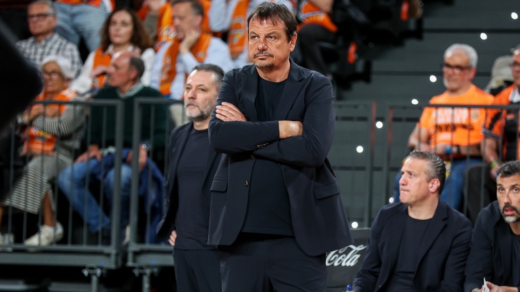 Ά&tau;&alpha;&mu;&alpha;&nu;: &laquo;&Eta; &Beta;&alpha;&lambda;έ&nu;&theta;&iota;&alpha; &theta;&alpha; &kappa;έ&rho;&delta;&iota;&zeta;&epsilon; &alpha;&kappa;ό&mu;&alpha; &kappa;&alpha;&iota; &tau;&omicron;&upsilon;&sigmaf; &Lambda;έ&iota;&kappa;&epsilon;&rho;&sigmaf;&raquo; - &Alpha;&iota;&chi;&mu;έ&sigmaf; &gamma;&iota;&alpha; &tau;&alpha; &alpha;&pi;&omicron;&delta;&upsilon;&tau;ή&rho;&iota;&alpha;