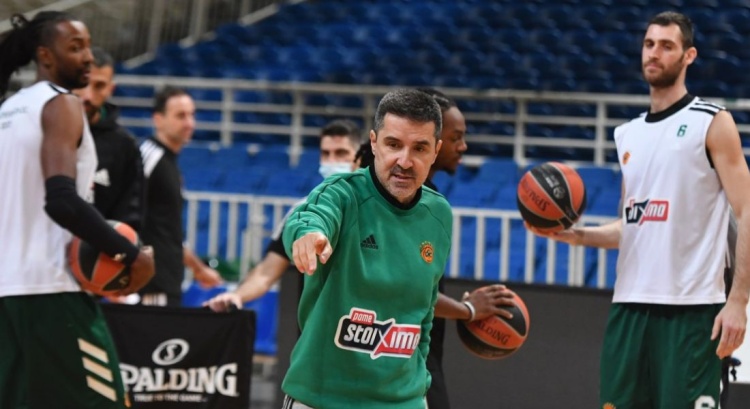 &Pi;&rho;ί&phi;&tau;&eta;&sigmaf;: &laquo;&Omicron;&iota; &phi;ί&lambda;&omicron;&iota; &tau;&omicron;&upsilon; &Pi;&alpha;&nu;&alpha;&theta;&eta;&nu;&alpha;ϊ&kappa;&omicron;ύ &epsilon;ί&nu;&alpha;&iota; &omicron;&pi;&alpha;&delta;&omicron;ί &tau;&eta;&sigmaf; &omicron;&mu;ά&delta;&alpha;&sigmaf; ό&chi;&iota; &omicron;&pi;&alpha;&delta;&omicron;ί &tau;&eta;&sigmaf;&hellip; &nu;ί&kappa;&eta;&sigmaf;&raquo;