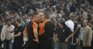 &Pi;&epsilon;&iota;&theta;&alpha;&rho;&chi;&iota;&kappa;ή &delta;ί&omega;&xi;&eta; &gamma;ύ&rho;&omega; &alpha;&pi;ό &tau;&omicron; &phi;ύ&lambda;&lambda;&omicron; &alpha;&gamma;ώ&nu;&alpha; &xi;&epsilon;&kappa;&iota;&nu;ά &eta; &Epsilon;&upsilon;&rho;&omega;&lambda;ί&gamma;&kappa;&alpha;