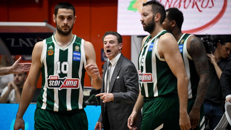 &Pi;&iota;&tau;ί&nu;&omicron;: &laquo;&Omicron; &Pi;&alpha;&pi;&alpha;&pi;έ&tau;&rho;&omicron;&upsilon; &alpha;&nu;ή&kappa;&epsilon;&iota; &sigma;&tau;&omicron; &Nu;&Beta;&Alpha;&raquo; (pic)
