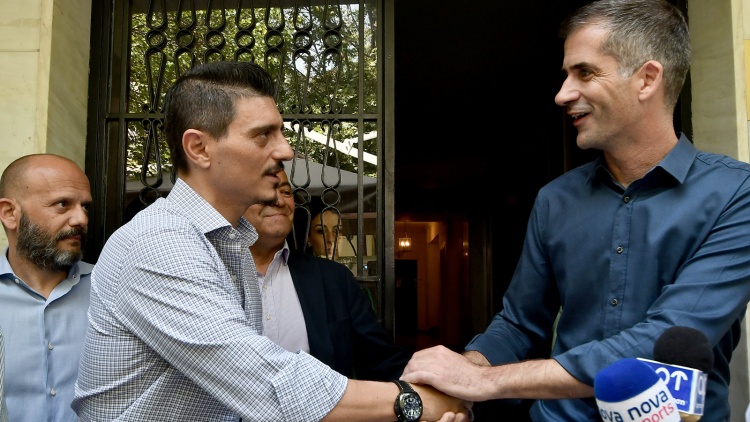 &Tau;έ&sigma;&sigma;&epsilon;&rho;&alpha; &tau;&alpha; &pi;&rho;&omicron;&tau;&epsilon;&iota;&nu;ό&mu;&epsilon;&nu;&alpha; &omicron;&iota;&kappa;ό&pi;&epsilon;&delta;&alpha; &gamma;&iota;&alpha; &tau;&omicron; &kappa;&lambda;&epsilon;&iota;&sigma;&tau;ό &tau;&omicron;&upsilon; &mu;&pi;ά&sigma;&kappa;&epsilon;&tau;