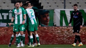 &Eta; &pi;&alpha;&rho;&alpha;&kappa;ά&mu;&epsilon;&rho;&alpha; &tau;&eta;&sigmaf; &nu;ί&kappa;&eta;&sigmaf; &epsilon;&pi;ί &tau;&omicron;&upsilon; &Pi;&alpha;&nu;&iota;&omega;&nu;ί&omicron;&upsilon; (vid)