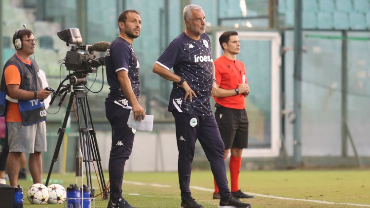 &Sigma;ά&mu;&iota;&omicron;&sigmaf;: &laquo;&Tau;&omicron; &sigma;&kappa;&omicron;&rho; &delta;&epsilon; &lambda;έ&epsilon;&iota; &tau;ί&pi;&omicron;&tau;&alpha; - &Tau;&omicron; &mu;έ&lambda;&lambda;&omicron;&nu; &mu;&alpha;&sigmaf; &alpha;&nu;ή&kappa;&epsilon;&iota;&raquo;