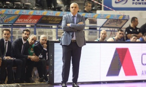 &Pi;&epsilon;&delta;&omicron;&upsilon;&lambda;ά&kappa;&eta;&sigmaf;: &laquo;&Mu;&epsilon; &epsilon;&upsilon;&chi;&alpha;&rho;&iota;&sigma;&tau;&omicron;ύ&nu; &omicron;&iota; 30 &alpha;&sigma;ί&sigma;&tau;&raquo;