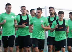 &Chi;&omega;&rho;ί&sigmaf; &tau;&rho;&epsilon;ί&sigmaf; &sigma;&tau;&eta;&nu; &Xi;ά&nu;&theta;&eta; &omicron; &Pi;&alpha;&nu;&alpha;&theta;&eta;&nu;&alpha;ϊ&kappa;ό&sigmaf;
