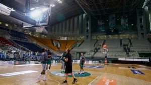 &Sigma;&tau;&omicron; &pi;&alpha;&rho;&kappa;έ &gamma;&iota;&alpha; &zeta;έ&sigma;&tau;&alpha;&mu;&alpha; &omicron;&iota; &laquo;&pi;&rho;ά&sigma;&iota;&nu;&omicron;&iota;&raquo; (pics)