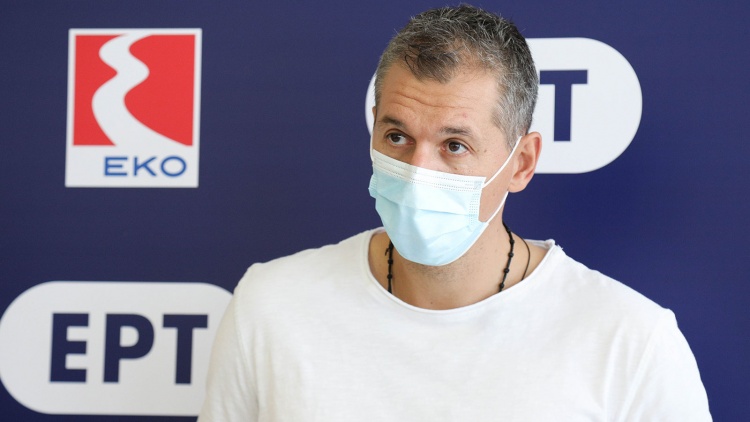 &Delta;&iota;&alpha;&mu;&alpha;&nu;&tau;ί&delta;&eta;&sigmaf;: &laquo;&Sigma;&tau;&omicron;&nu; &kappa;ό&sigma;&mu;&omicron; &tau;&omicron;&upsilon; &Pi;&alpha;&nu;&alpha;&theta;&eta;&nu;&alpha;ϊ&kappa;&omicron;ύ &epsilon;ί&pi;&alpha;&mu;&epsilon; &tau;&eta;&nu; &alpha;&lambda;ή&theta;&epsilon;&iota;&alpha;&raquo;