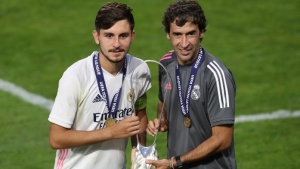 &laquo;&Tau;&omicron; Youth League &alpha;&nu;ή&kappa;&epsilon;&iota; &kappa;&alpha;&iota; &sigma;&tau;&omicron;&nu; &Nu;&tau;ά&nu;&iota; &Pi;&omicron;&gamma;&iota;ά&tau;&omicron;&sigmaf;&raquo; (vid)