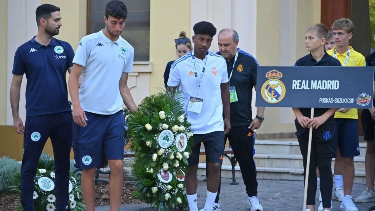 &Kappa;&alpha;&tau;έ&theta;&epsilon;&sigma;&epsilon; &sigma;&tau;&epsilon;&phi;ά&nu;&iota; &sigma;&tau;&omicron; ά&gamma;&alpha;&lambda;&mu;&alpha; &tau;&omicron;&upsilon; &Pi;&omicron;ύ&sigma;&kappa;&alpha;&sigmaf; &eta; &Kappa;17 (pic)